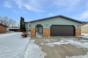 1620 36 1/2 Ave S, Fargo, ND 58104 - Photo 2