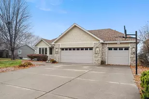 9213 Yates Bay N, Brooklyn Park, MN 55443 - Photo 8