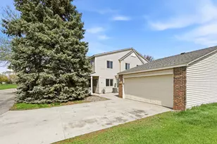 15964 Granada Ave, Apple Valley, MN 55124 - Photo 2