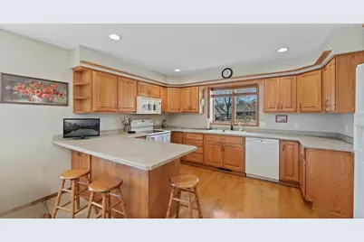 811 Westland Street, New London, MN 56273 - Photo 14