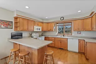 811 Westland St, New London, MN 56273 - Photo 14