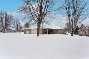 811 Westland St, New London, MN 56273 - Photo 2