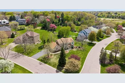 4635 Weston Lane N, Plymouth, MN 55446 - Photo 2