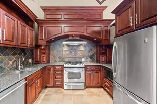 1560 Bluff Creek Dr, Chanhassen, MN 55318 - Photo 40