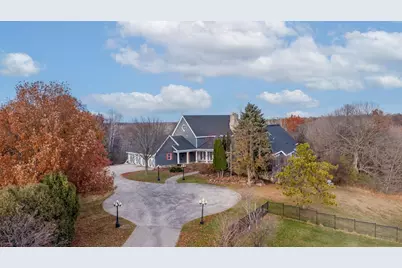 1560 Bluff Creek Drive, Chanhassen, MN 55318 - Photo 2