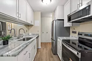 2800 Hamline Ave N, Roseville, MN 55113 - Photo 2