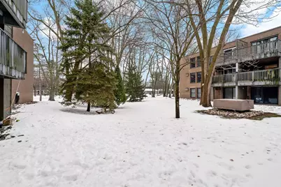 2800 Hamline Avenue N #112, Roseville, MN 55113 - Photo 4