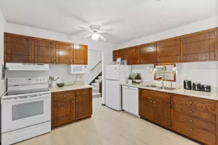 2355 Dorland Pl E, Maplewood, MN 55119 - Photo 2