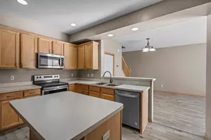 12240 Urbank St NE, Blaine, MN 55449 - Photo 10