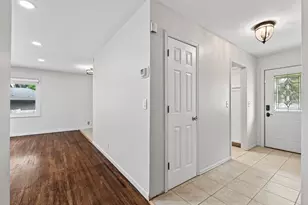 3213 W Old Shakopee Rd, Bloomington, MN 55431 - Photo 8