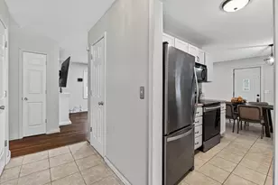 3213 W Old Shakopee Rd, Bloomington, MN 55431 - Photo 6