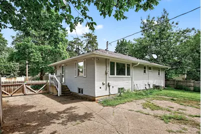 3213 W Old Shakopee Road, Bloomington, MN 55431 - Photo 2