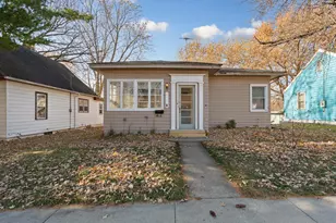 611 Ulstad Ave, Albert Lea, MN 56007 - Photo 2