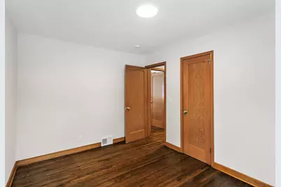 947 Lovell Avenue W, Roseville, MN 55113 - Photo 10