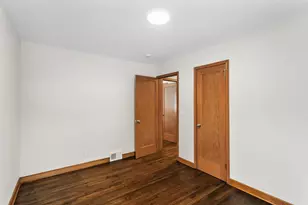 947 Lovell Ave W, Roseville, MN 55113 - Photo 10