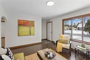 947 Lovell Ave W, Roseville, MN 55113 - Photo 1