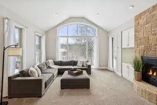 4902 Woodhurst Ln, Minnetonka, MN 55345 - Photo 22