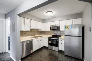 1011 41st Ave NE, Columbia Heights, MN 55421 - Photo 4