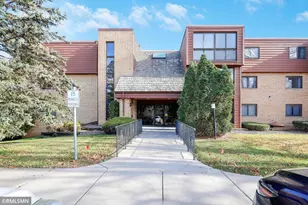 1011 41st Ave NE, Columbia Heights, MN 55421 - Photo 2