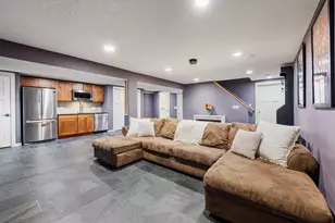 2545 Cavell Ave N, Golden Valley, MN 55427 - Photo 46