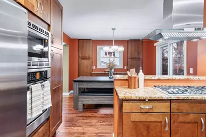 2545 Cavell Avenue N, Golden Valley, MN 55427 - Photo 12