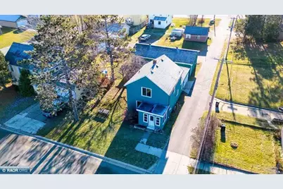 109 E Florida Avenue, Gilbert, MN 55741 - Photo 2