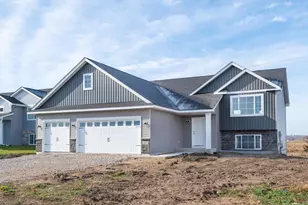 938 Prestwick Dr, Belle Plaine, MN 56011 - Photo 2