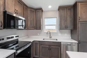 938 Prestwick Dr, Belle Plaine, MN 56011 - Photo 14