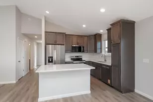 938 Prestwick Dr, Belle Plaine, MN 56011 - Photo 12