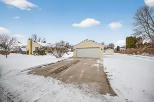 702 N 6th St, Lake City, MN 55041 - Photo 12