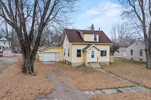 267 E Cottonwood St, Cottonwood, MN 56229 - Photo 1