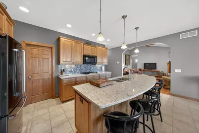 904 Bucknell Boulevard SE, Stewartville, MN 55976 - Photo 12