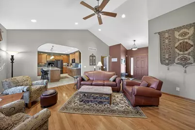 904 Bucknell Boulevard SE, Stewartville, MN 55976 - Photo 6