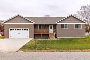 1609 Manor Dr NE, Alexandria, MN 56308 - Photo 1