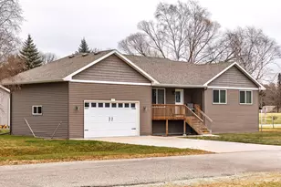 1609 Manor Dr NE, Alexandria, MN 56308 - Photo 22