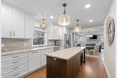 1108 Quebec Avenue N, Golden Valley, MN 55427 - Photo 6