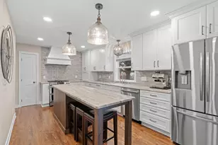 1108 Quebec Ave N, Golden Valley, MN 55427 - Photo 4