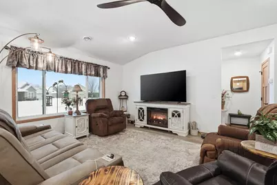 511 Southfork Circle SE, Hutchinson, MN 55350 - Photo 12