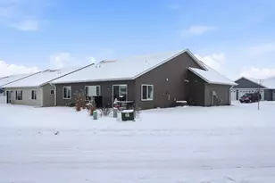 511 Southfork Cir SE, Hutchinson, MN 55350 - Photo 4