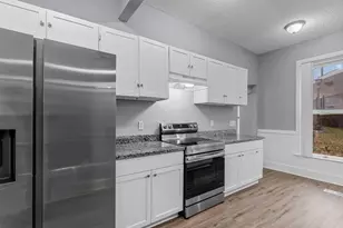 893 Hudson Rd, Saint Paul, MN 55106 - Photo 10