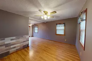 1425 Frank Ave, Albert Lea, MN 56007 - Photo 2