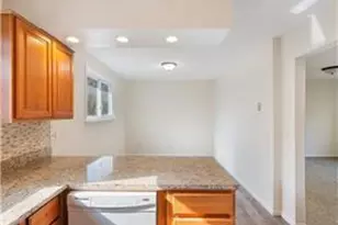 4819 Grenwich Way N, Oakdale, MN 55128 - Photo 2