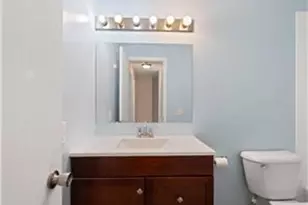 4819 Grenwich Way N, Oakdale, MN 55128 - Photo 4