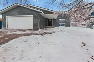 1403 Northway Pl, Saint Cloud, MN 56303 - Photo 2