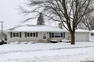 1401 7th St NW, Austin, MN 55912 - Photo 1