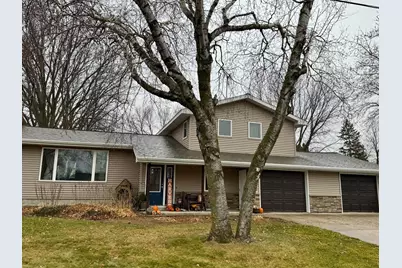 111 Cherry Avenue, Bird Island, MN 55310 - Photo 2