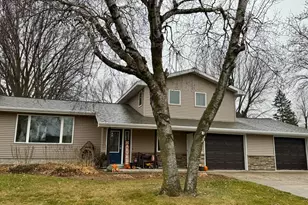 111 Cherry Ave, Bird Island, MN 55310 - Photo 2