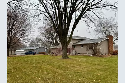 111 Cherry Avenue, Bird Island, MN 55310 - Photo 4