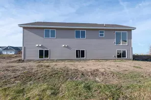 929 Prestwick Dr, Belle Plaine, MN 56011 - Photo 34