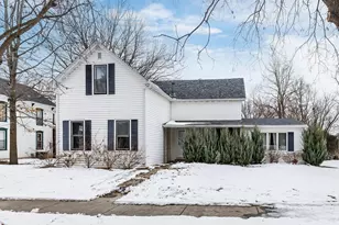 809 S 5th St, Saint Peter, MN 56082 - Photo 2